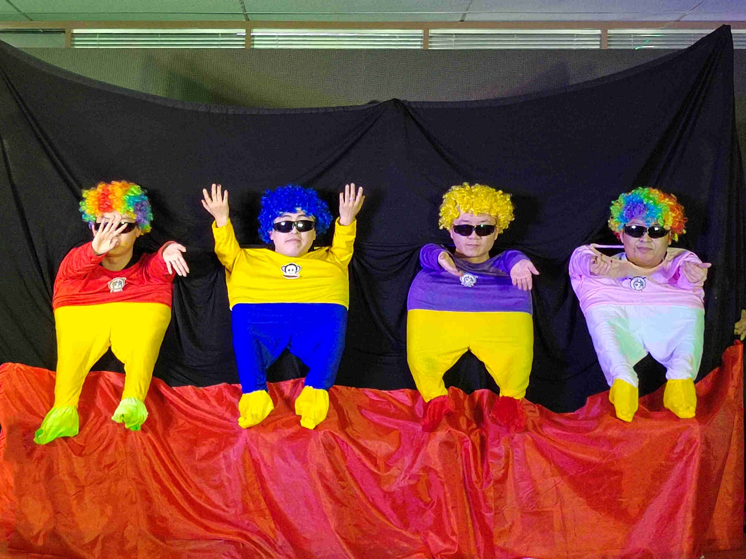 表演-小人舞.jpg 表演-小人舞.jpg